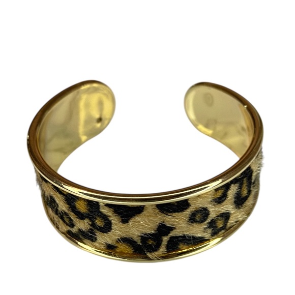 🍬7 for $15🍬 Gold tone Cheetah Print Cuff Bracelet CC - Picture 9 of 9